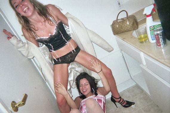 Drunk Girls Love Bathrooms